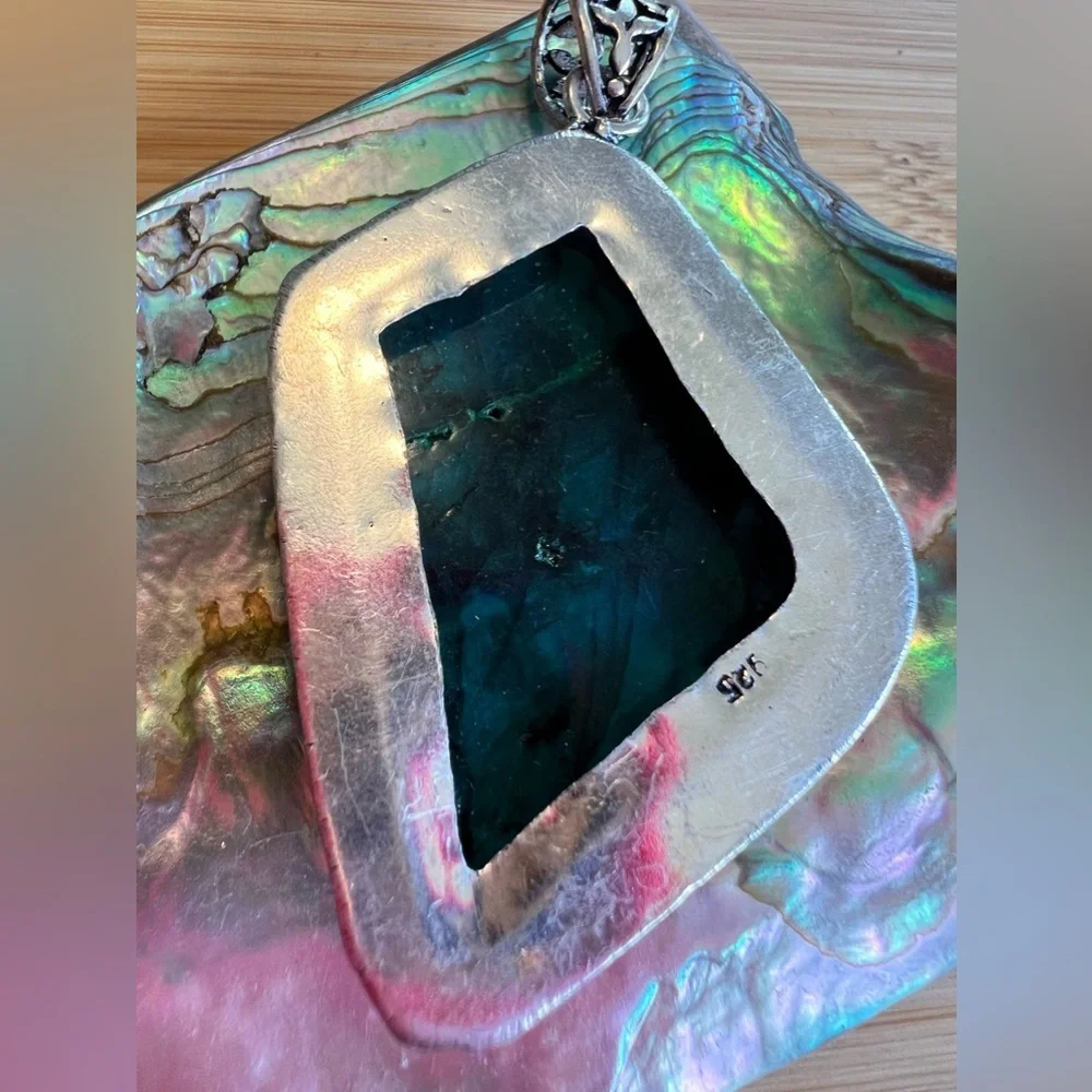 Green Labradorite Silver Pendant - Picture 5 of 9